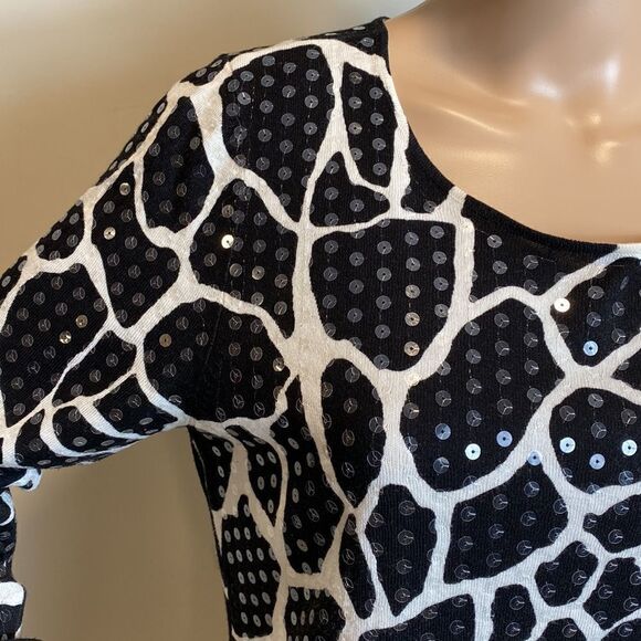 ❤️Last Chance INC International Concepts animal print  sequined top size L - Picture 2 of 8